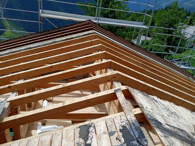 Ferienhaus-Sanierung durch Graber-Holzbau mit neuem Dach